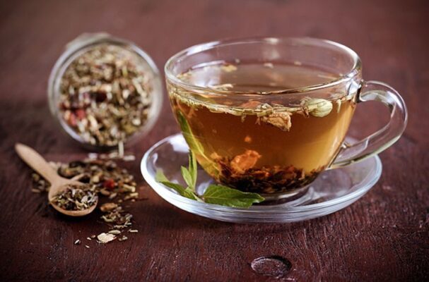 uống trà thanh nhiệt mỗi ngày